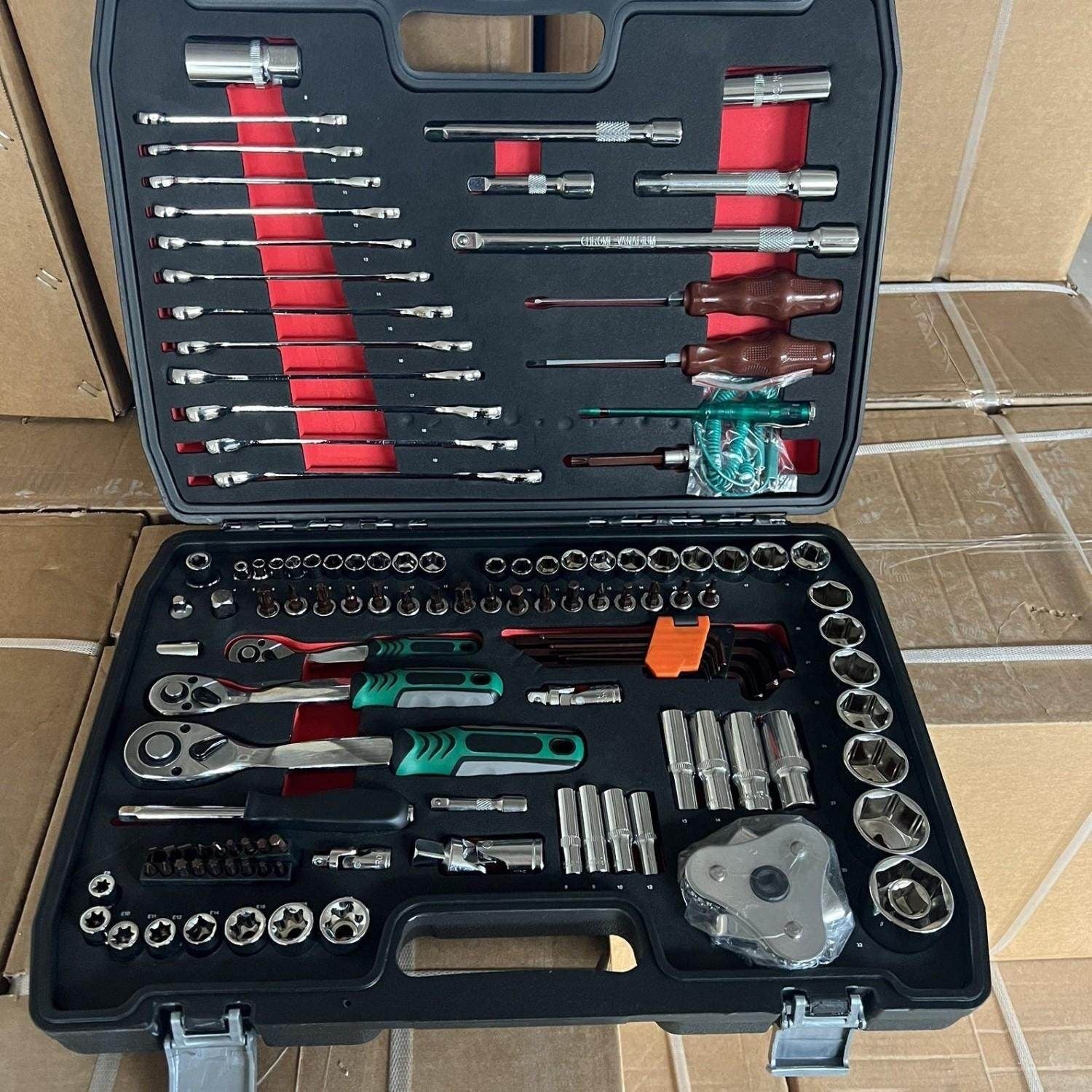Professional 150-Piece Socket Wrench Set with Toolbox