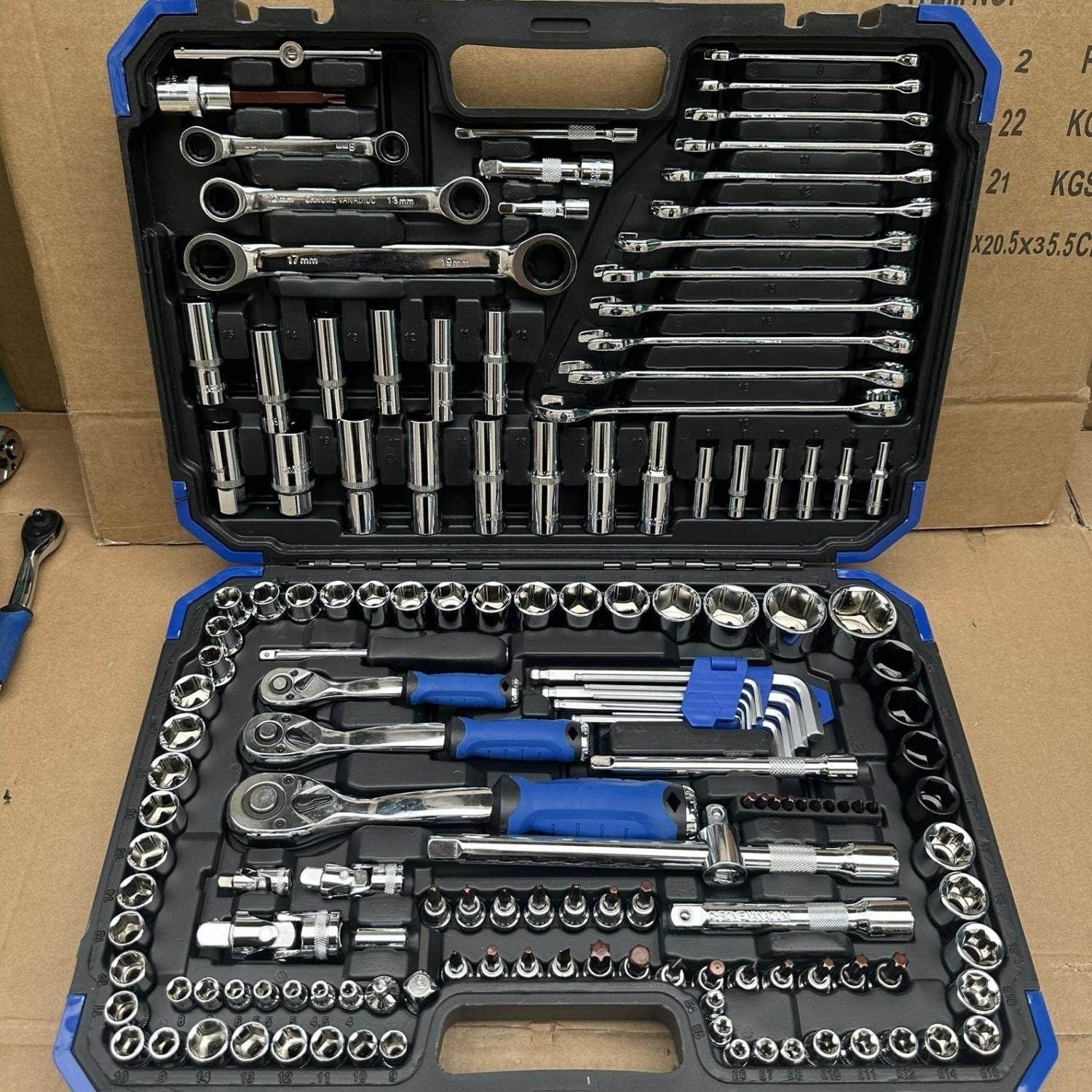 Professional 150-Piece Socket Wrench Set with Toolbox