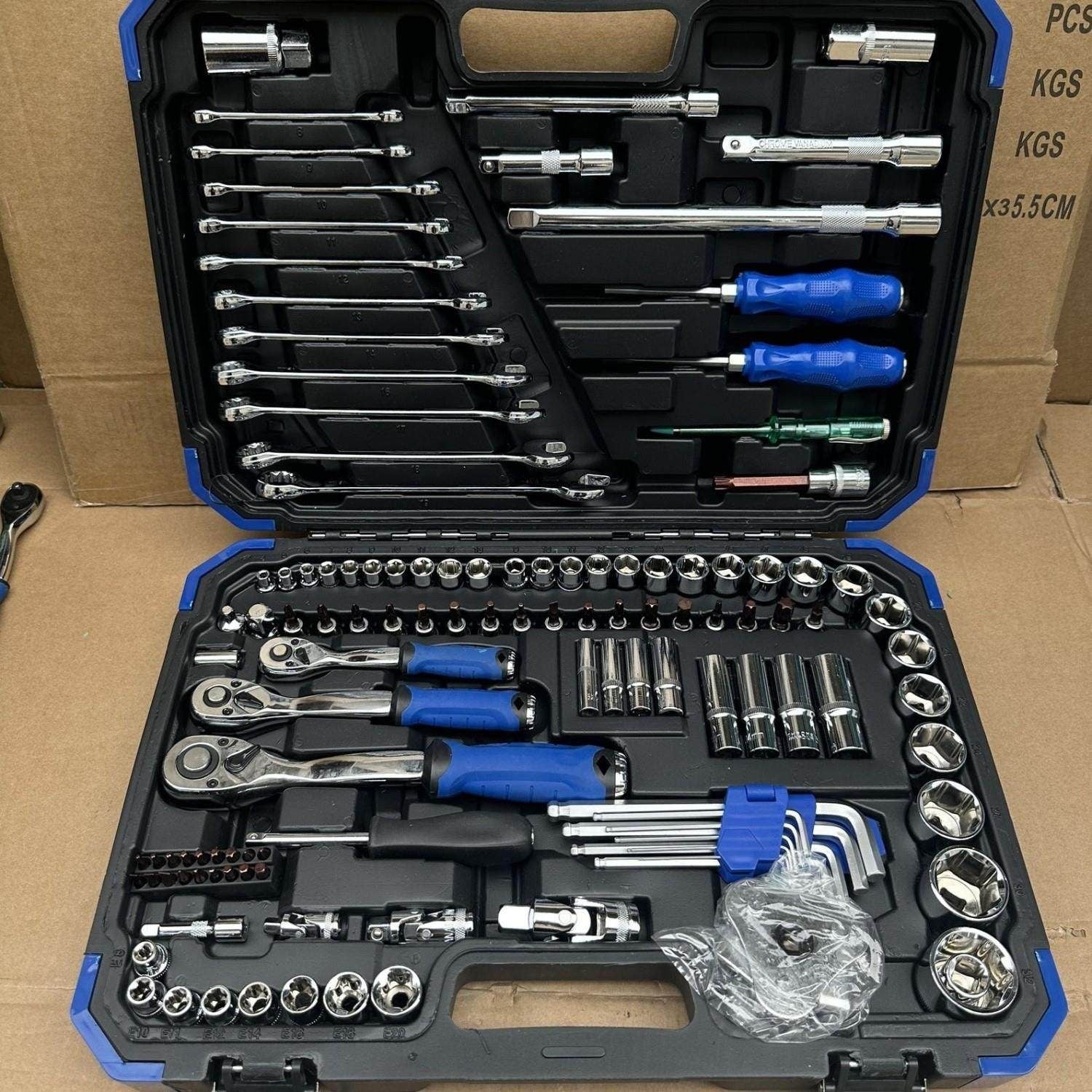 Professional 150-Piece Socket Wrench Set with Toolbox