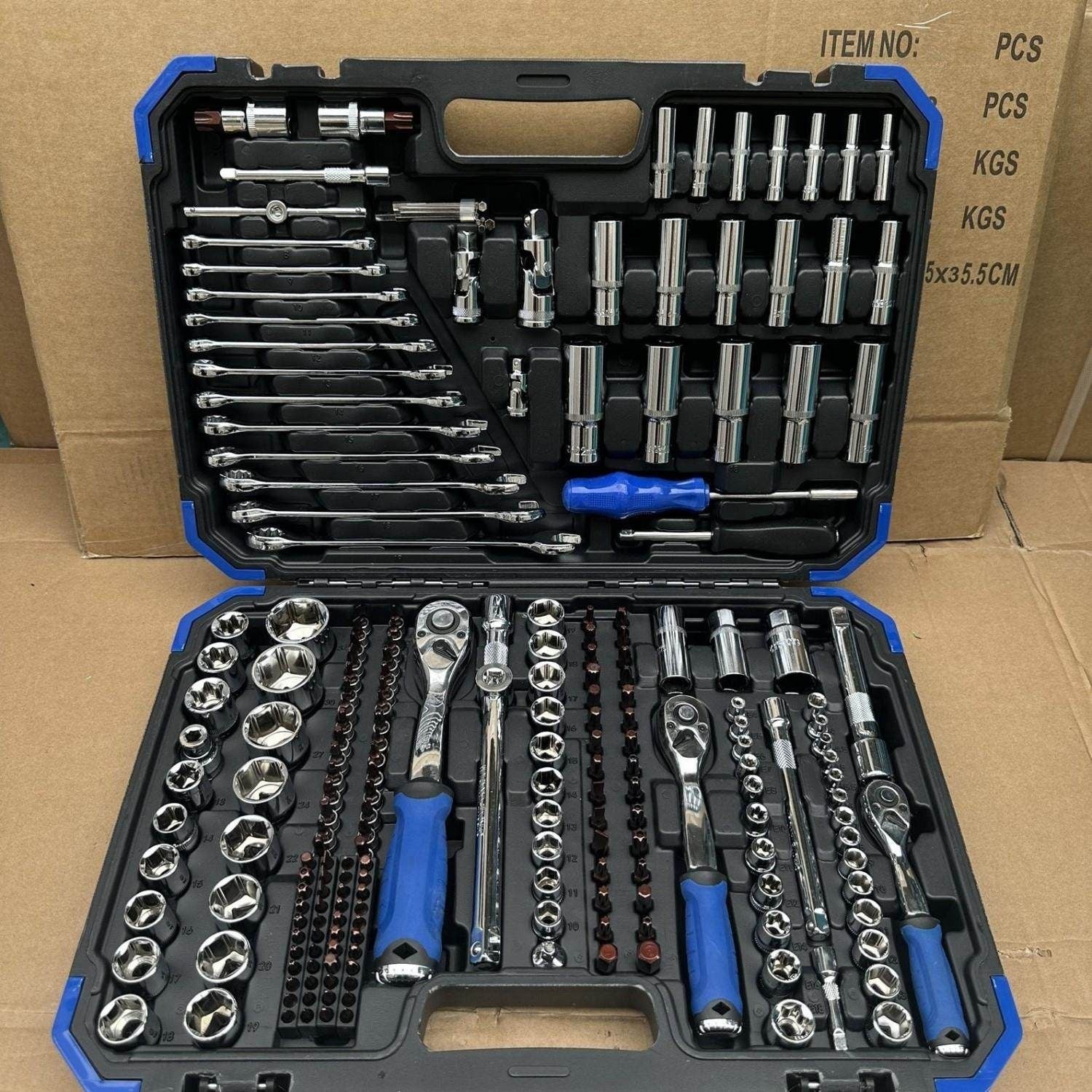 Professional 150-Piece Socket Wrench Set with Toolbox